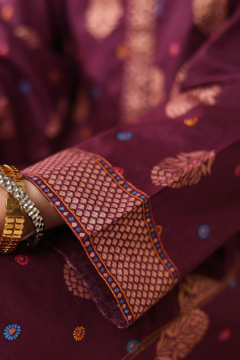 Zeenat Golden Haze Set - Image 2