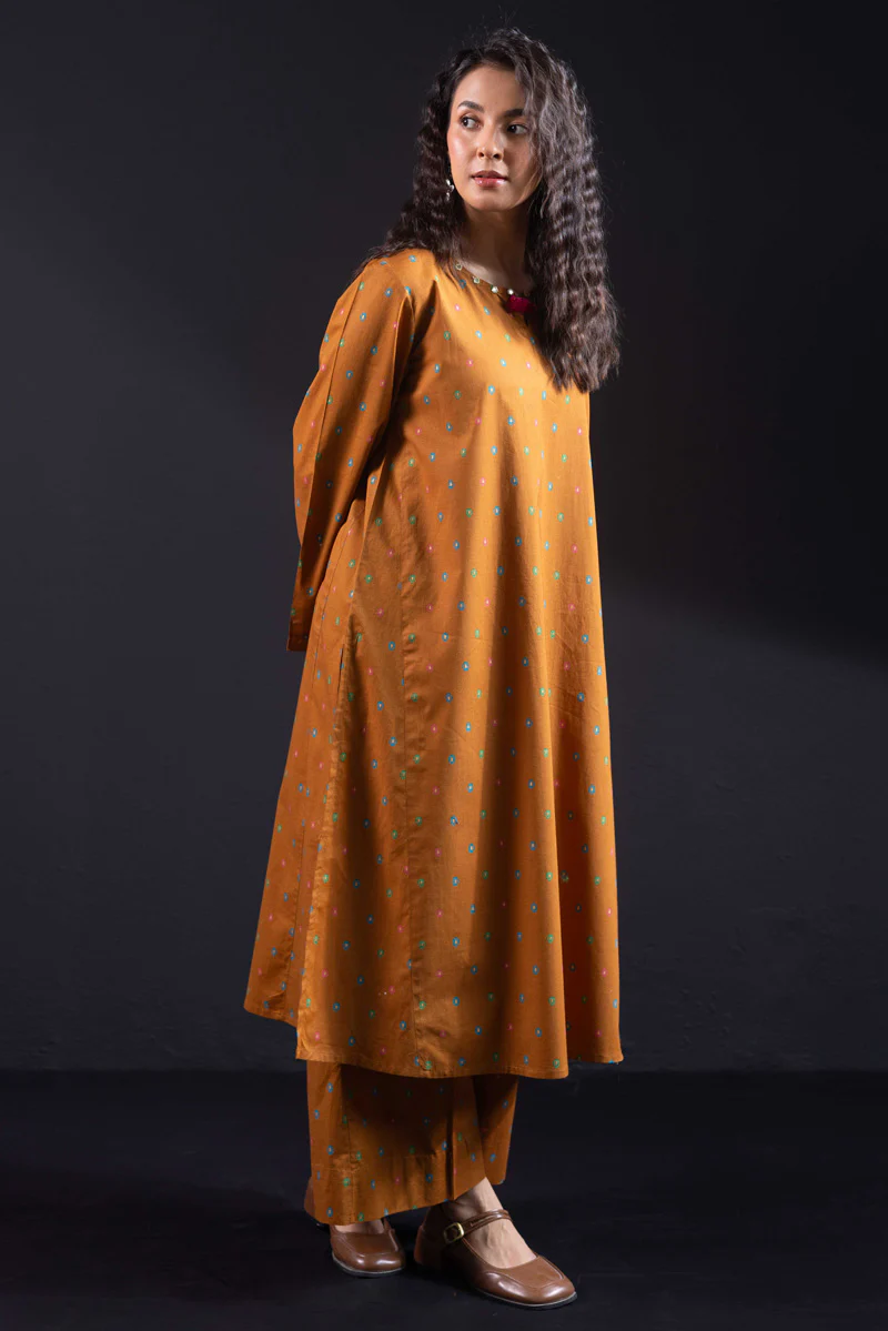 Zeenat Ember Tassel Set - Image 4