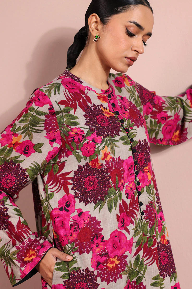 Vibrant Roses Printed Set - Image 2