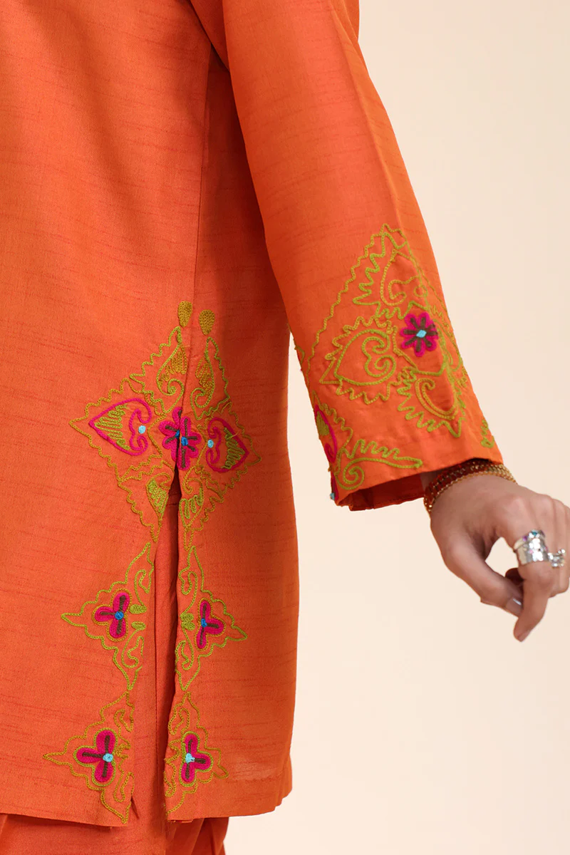 Tajik Folk Embroidered Set - Image 5