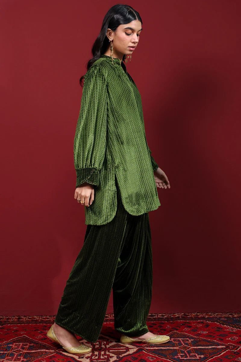 Shandaar Velvet Co-Ord Set - Image 6