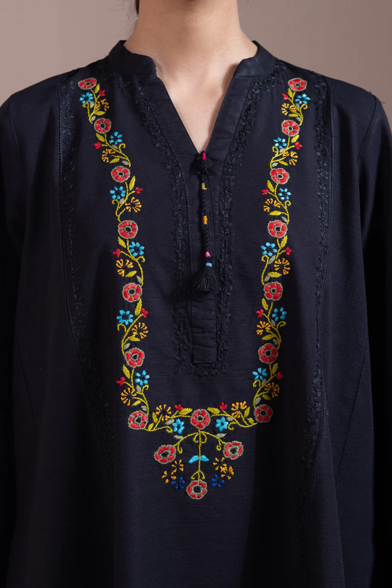 Hand-Crafted Tapestry Set - Image 8