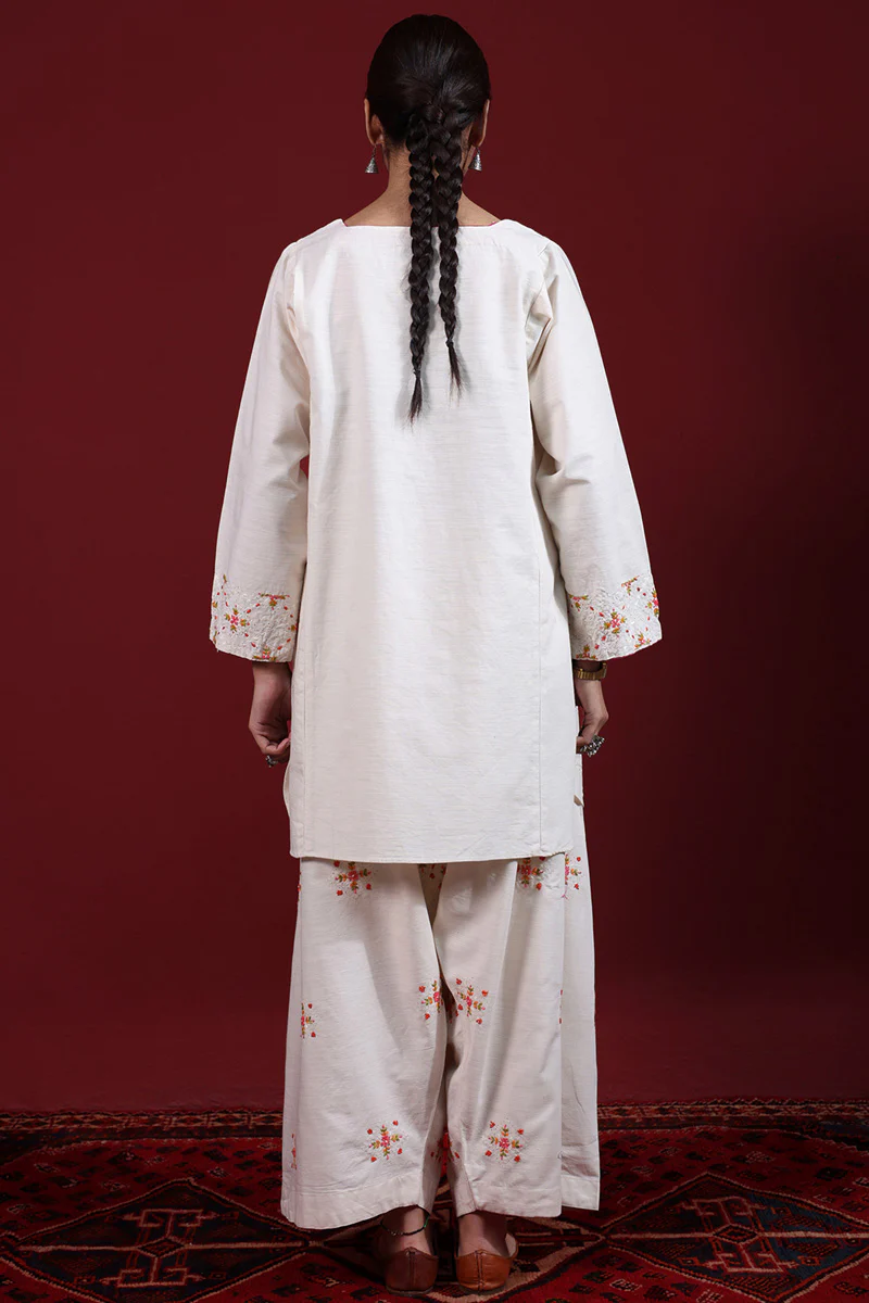 Hand-Embroidered Tapestry Set - Image 11