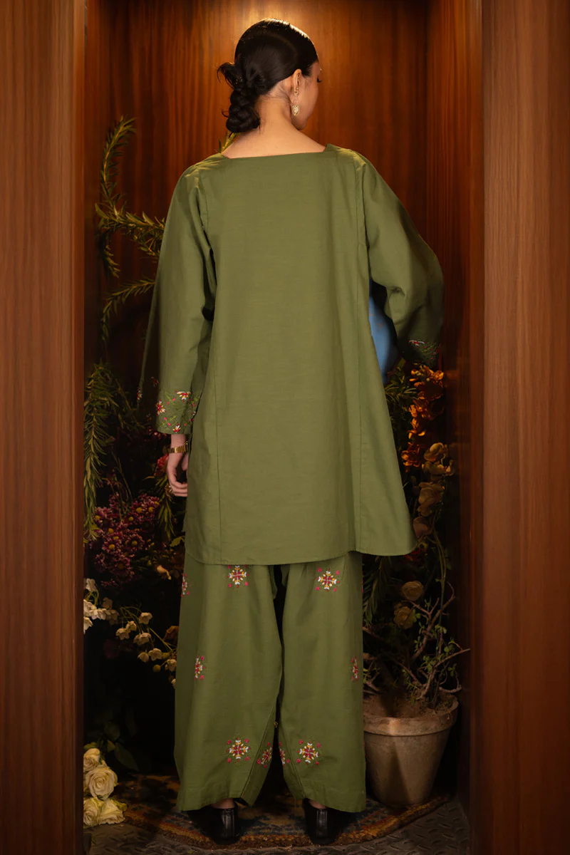 Hand-Embroidered Tapestry Set - Image 5