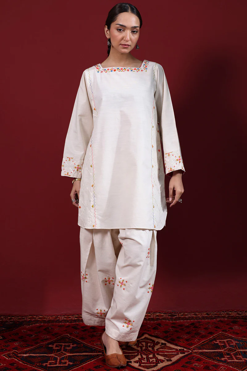 Hand-Embroidered Tapestry Set - Image 7