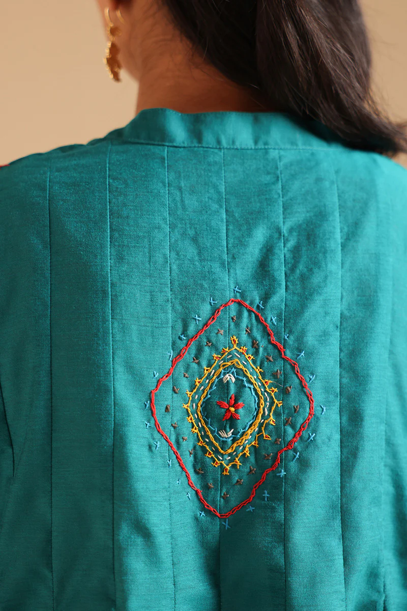 Hand-Crafted Aina Set - Image 3