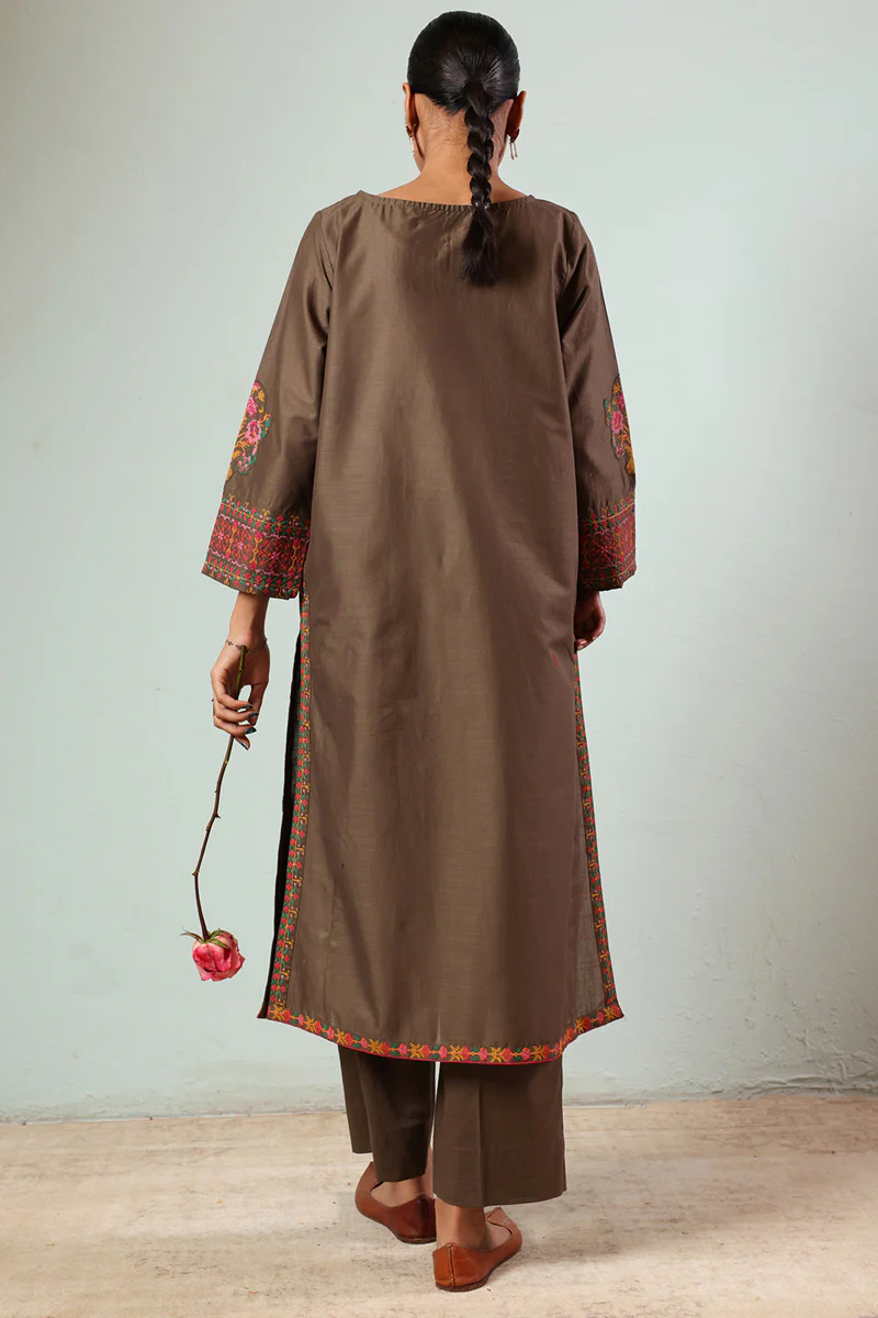 Pure Paras Embroidered Set - Image 5