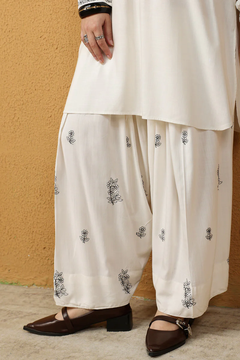 Monochrome Embroidered Edit - Image 10