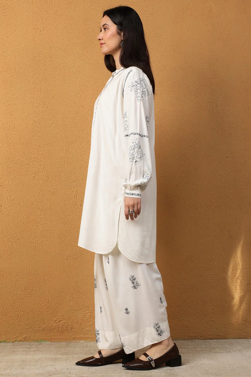Monochrome Embroidered Edit - Image 13