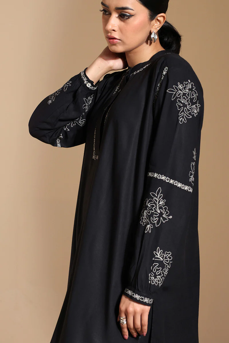 Monochrome Embroidered Edit - Image 6