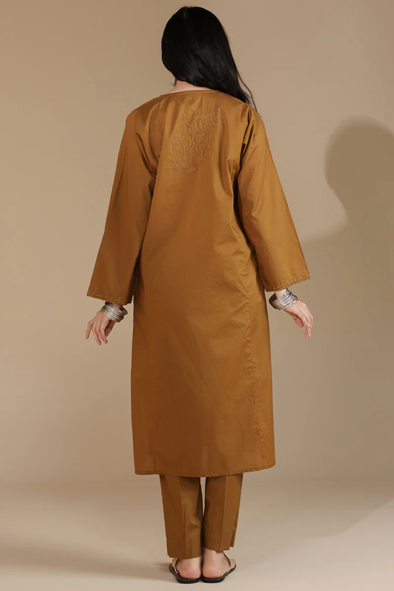Embroidered Chitrali Chogha Set - Image 8
