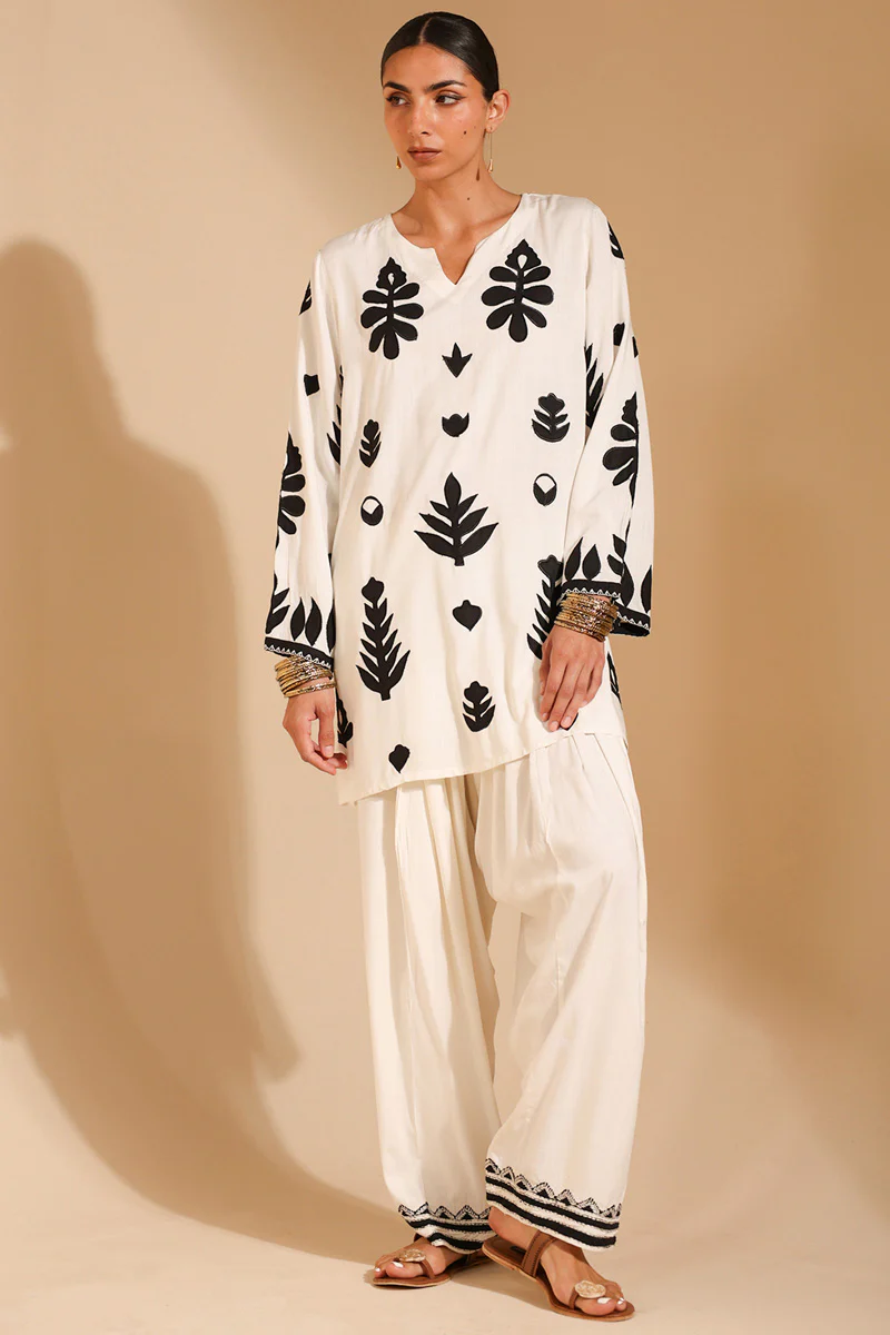 Monochrome Appliqué Edit Set - Image 10